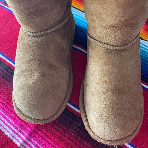 UGG Bailey Button - Picture 6 of 6